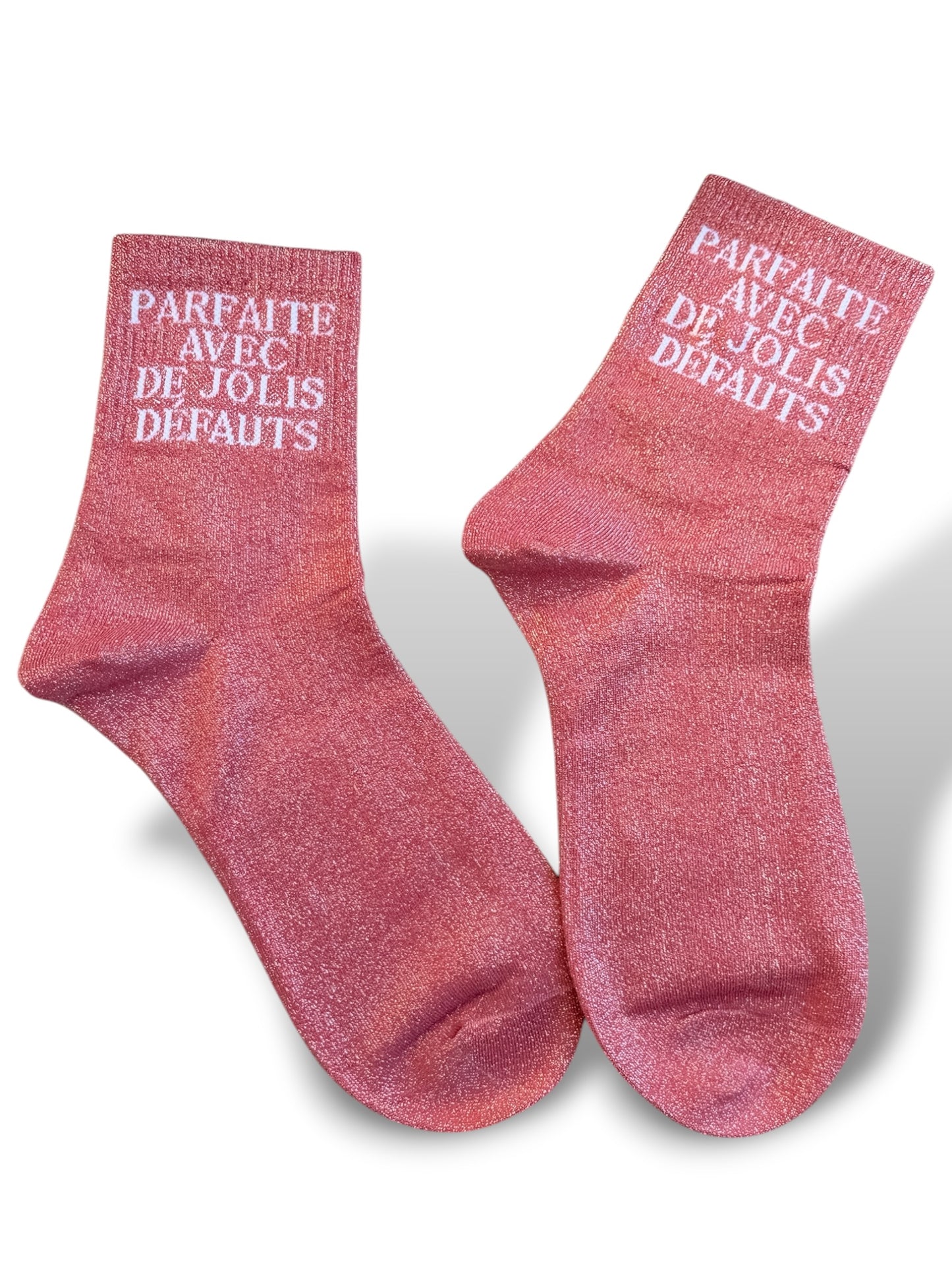 CHAUSSETTES SCINTILLANTES PARFAITE AVEC DE JOLIS DEFAUTS ROSE