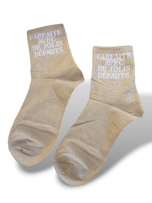 CHAUSSETTES SCINTILLANTES PARFAITE AVEC DE JOLIS DEFAUTS DORE
