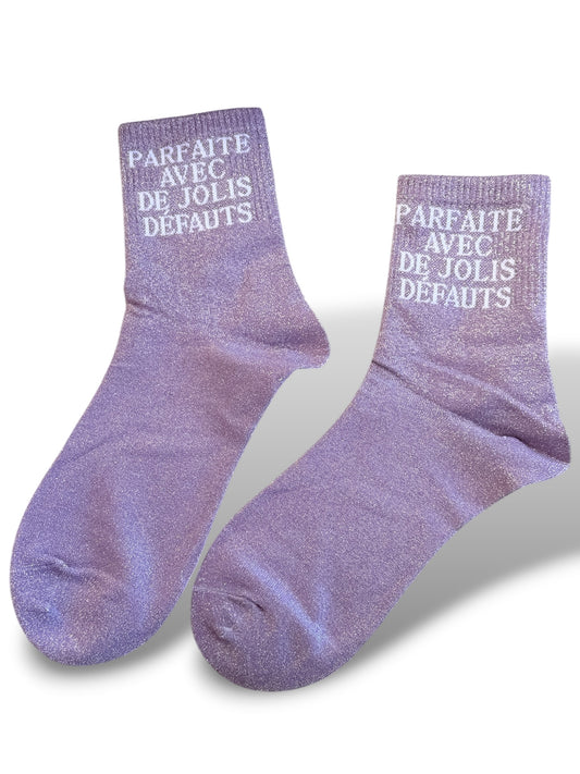 CHAUSSETTES SCINTILLANTES PARFAITE AVEC DE JOLIS DEFAUTS LILAS