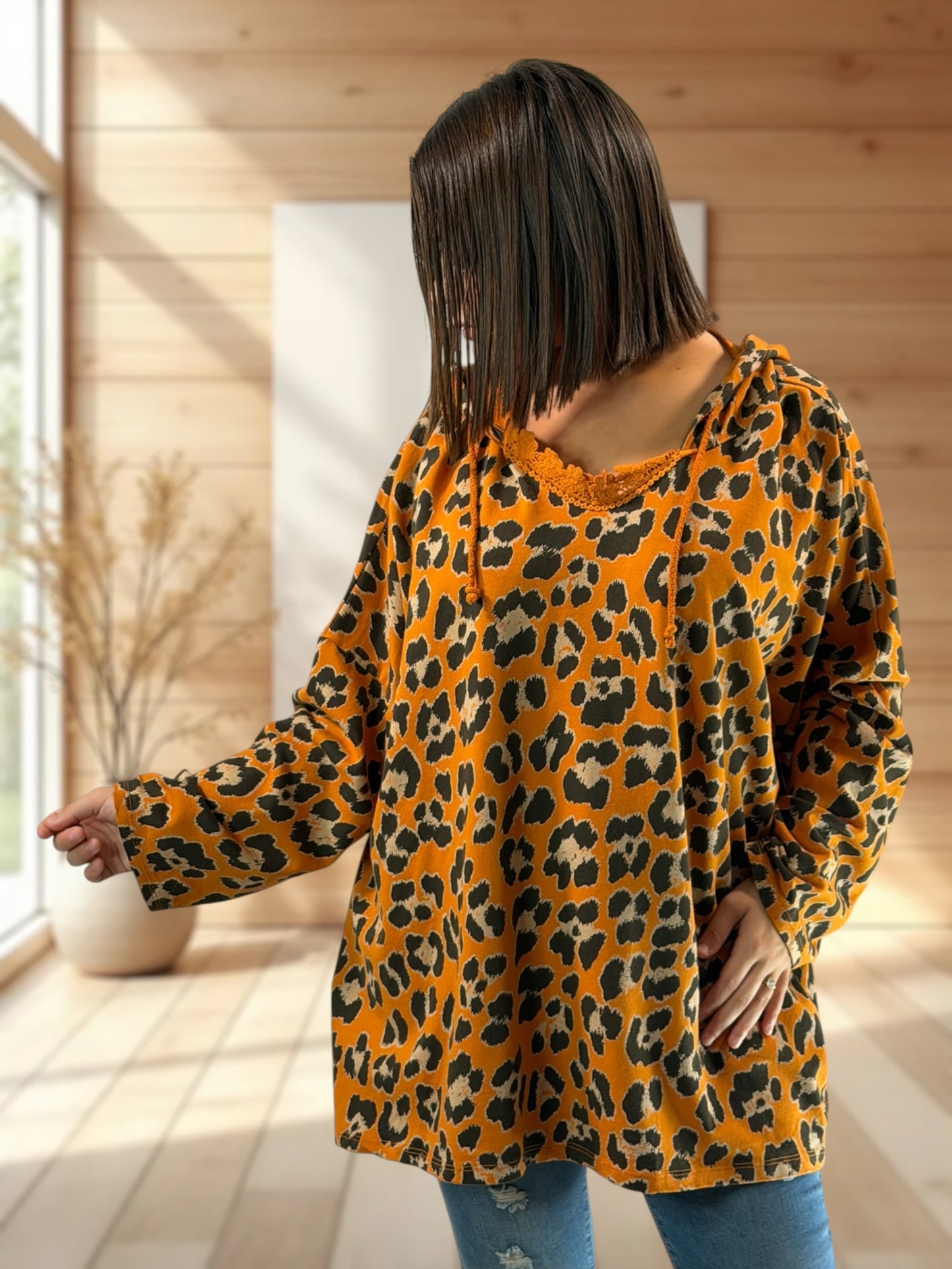 SAUVAGE - SWEAT LEOPARD SAFRAN JUSQU'A LA TAILLE 56