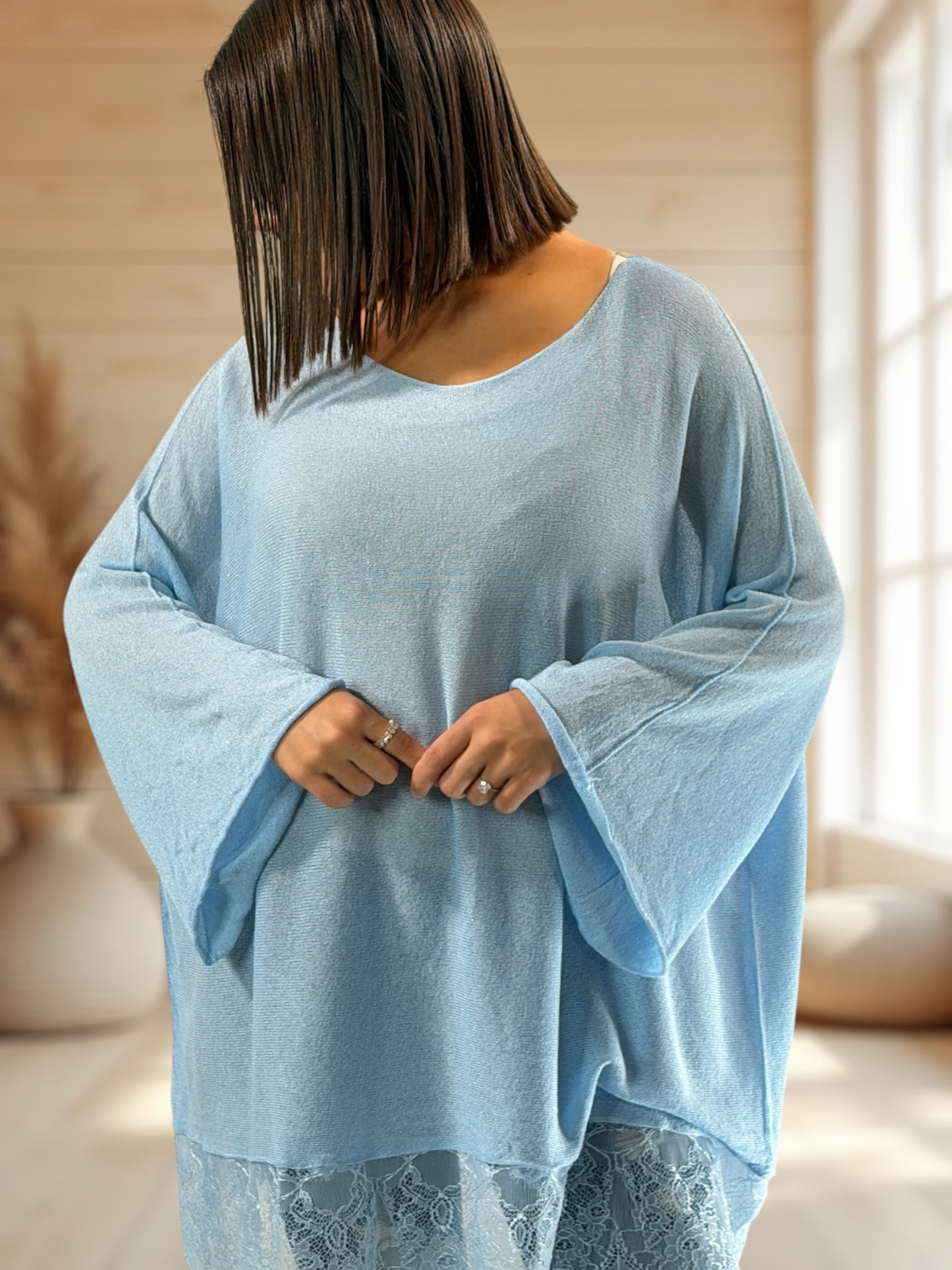 AURORA - TOP FLUIDE SCINTILLANT BLEU AVEC DENTELLE JUSQU'A LA TAILLE 54