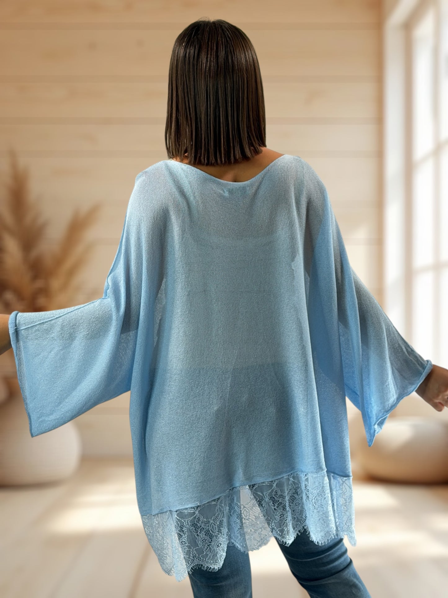 AURORA - TOP FLUIDE SCINTILLANT BLEU AVEC DENTELLE JUSQU'A LA TAILLE 54