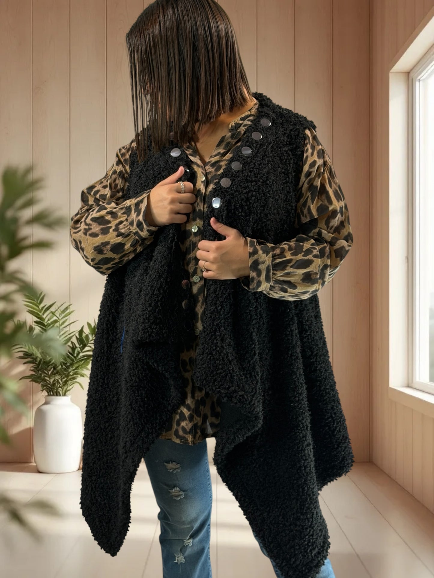 DOUDOU - GILET NOIR EN MOUMOUTE JUSQU'A LA TAILLE 52/54