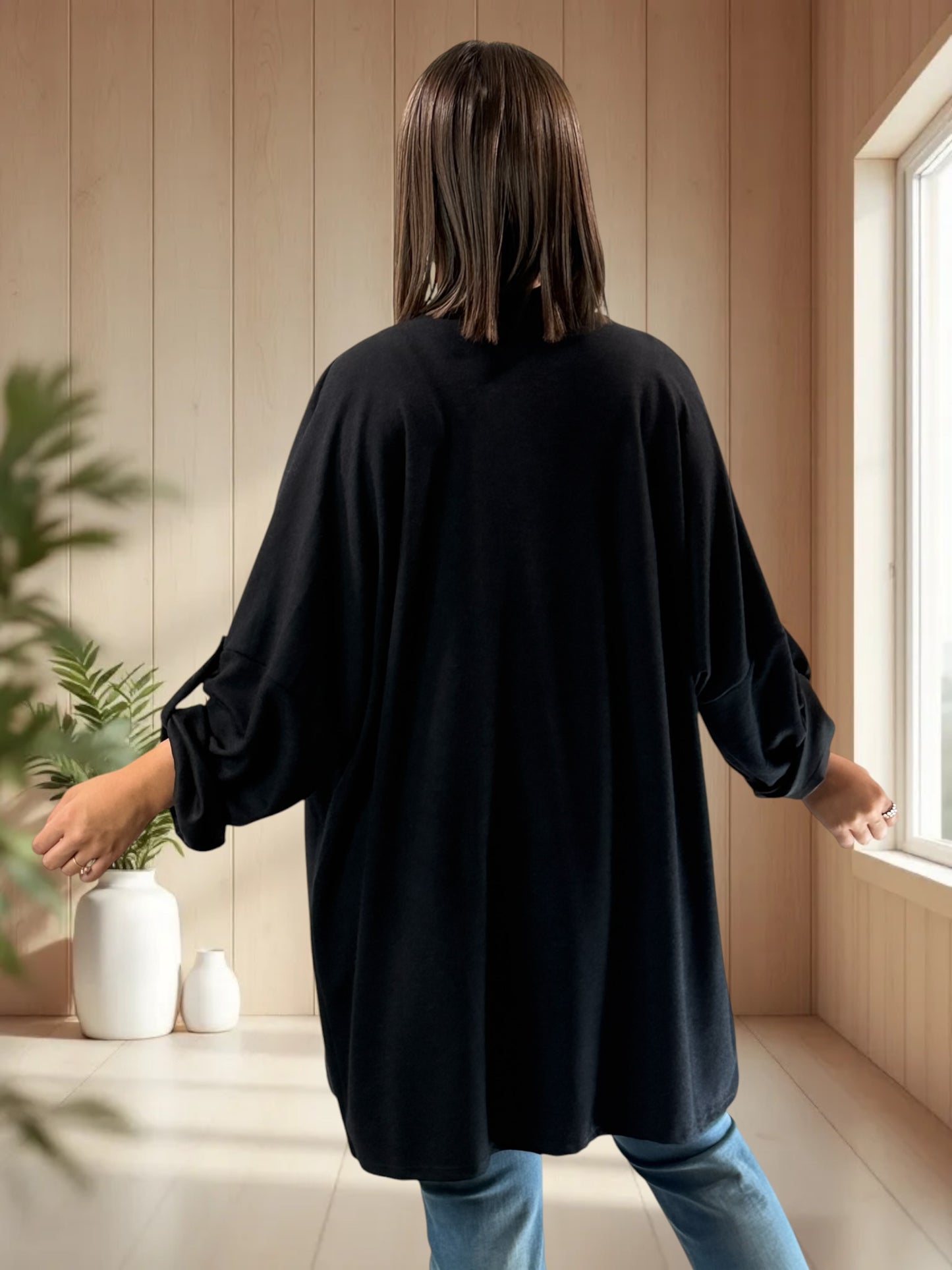 RITA - GILET OVERSIZE NOIR AVEC COEURS DORES JUSQU'A LA TAILLE 56