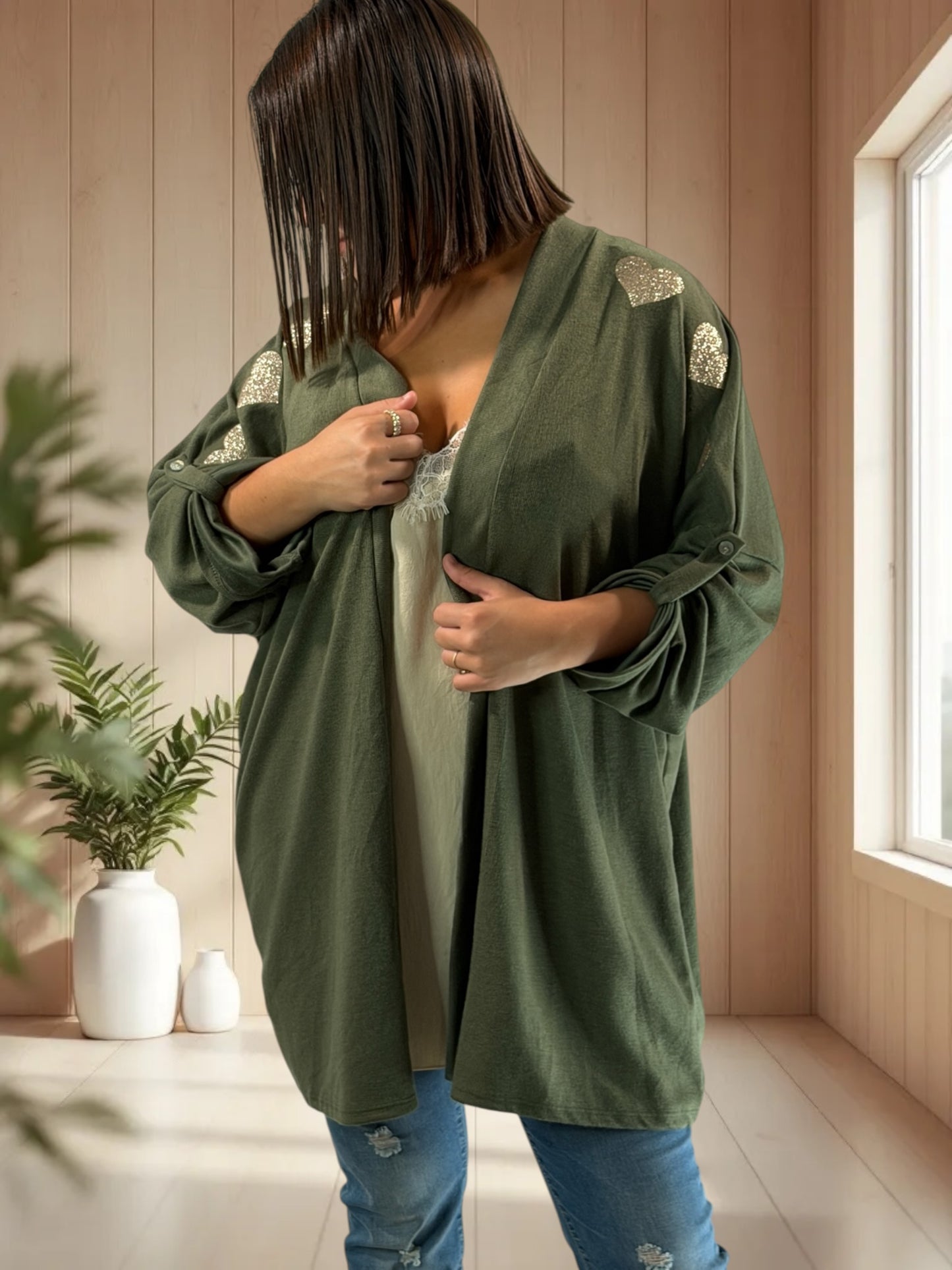 RITA - GILET OVERSIZE KAKI AVEC COEURS DORES JUSQU'A LA TAILLE 56