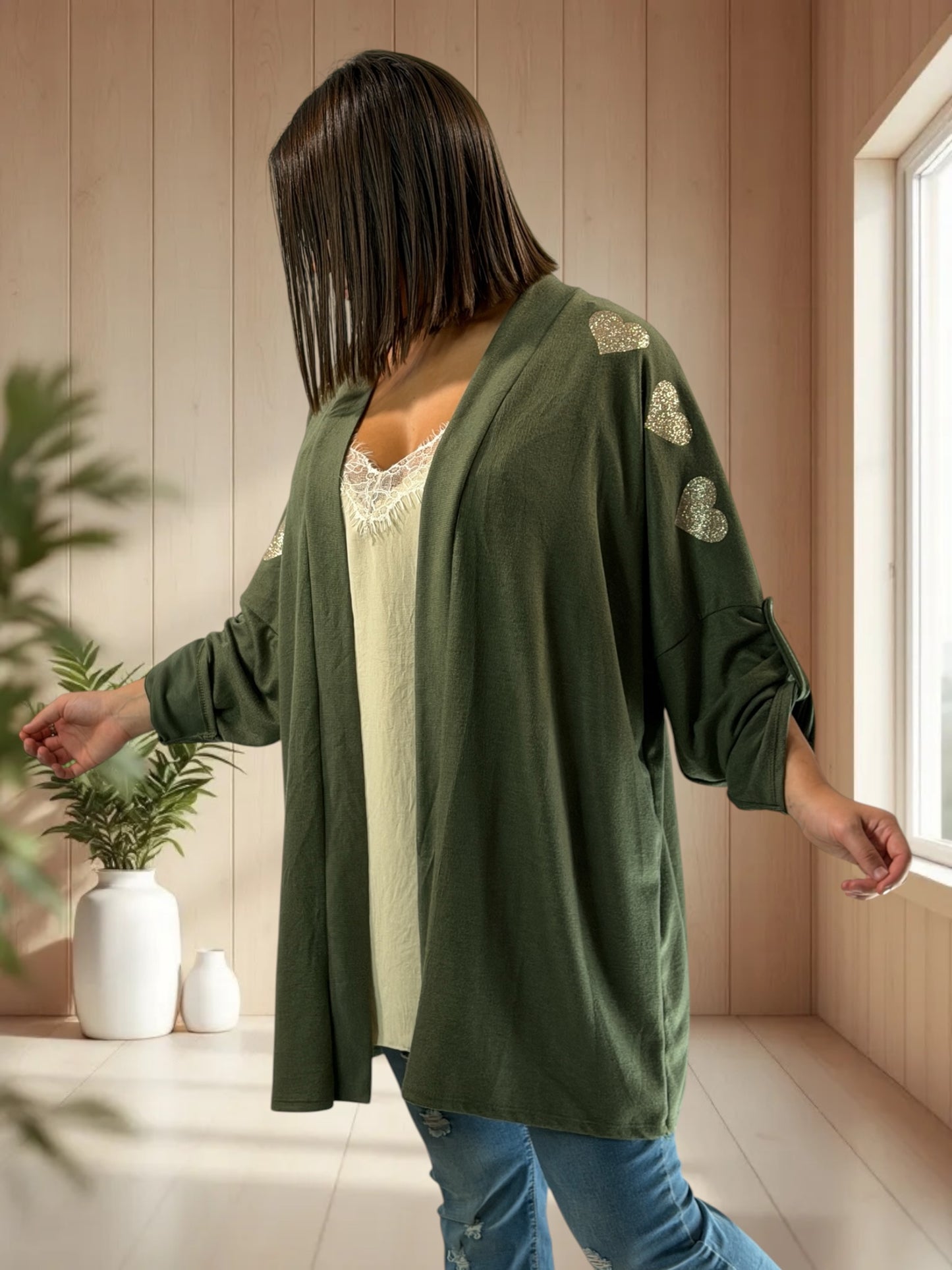 RITA - GILET OVERSIZE KAKI AVEC COEURS DORES JUSQU'A LA TAILLE 56