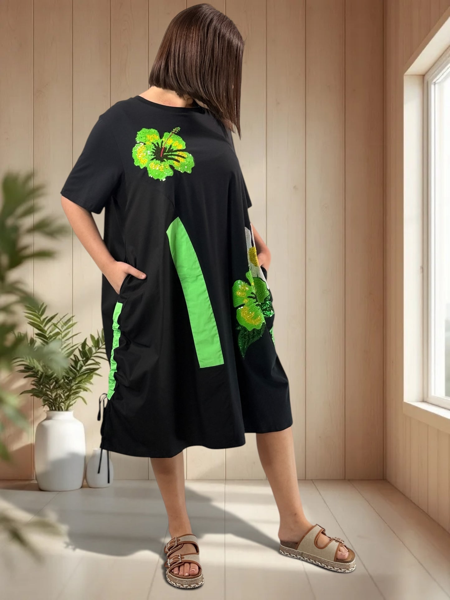 GIORGIA - ROBE NOIRE A MOTIF PAILLETTE JUSQU'A LA TAILLE 48/50