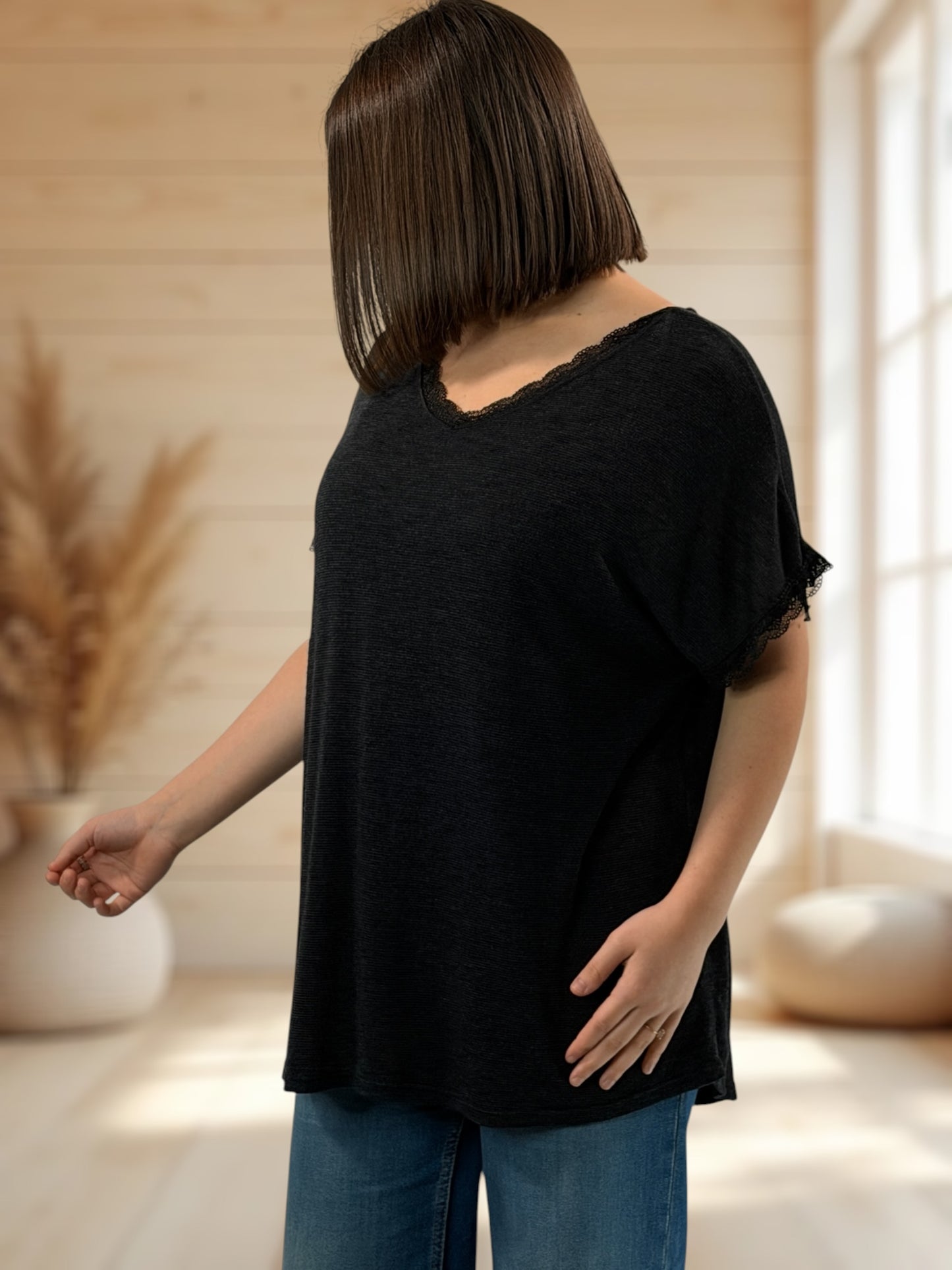 AMELIE - T-SHIRT NOIR EN VISCOSE NOEUD AU DOS JUSQU'A LA TAILLE 52