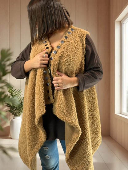 DOUDOU - GILET CAMEL EN MOUMOUTE JUSQU'A LA TAILLE 52/54