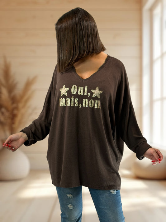 OUI MAIS NON - PULL MARRON EN MAILLE FLUIDE JUSQU'A LA TAILLE 56