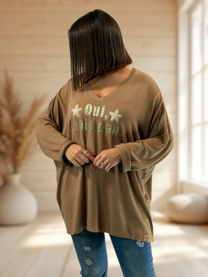 OUI MAIS NON - PULL CAMEL EN MAILLE FLUIDE JUSQU'A LA TAILLE 56