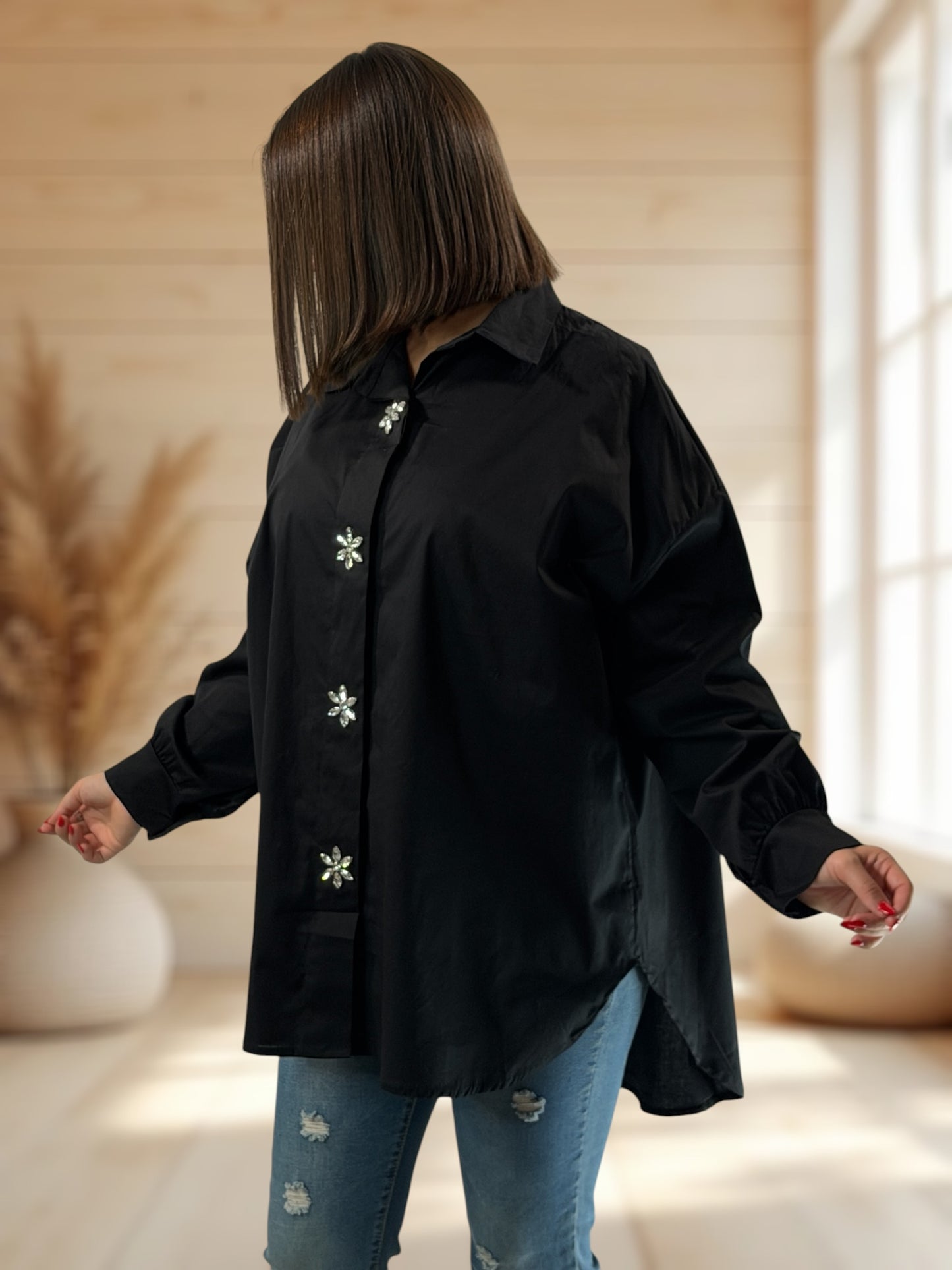 SUNDAY - CHEMISE OVERSIZE NOIRE AVEC STRASS JUSQU'A LA TAILLE 52/54