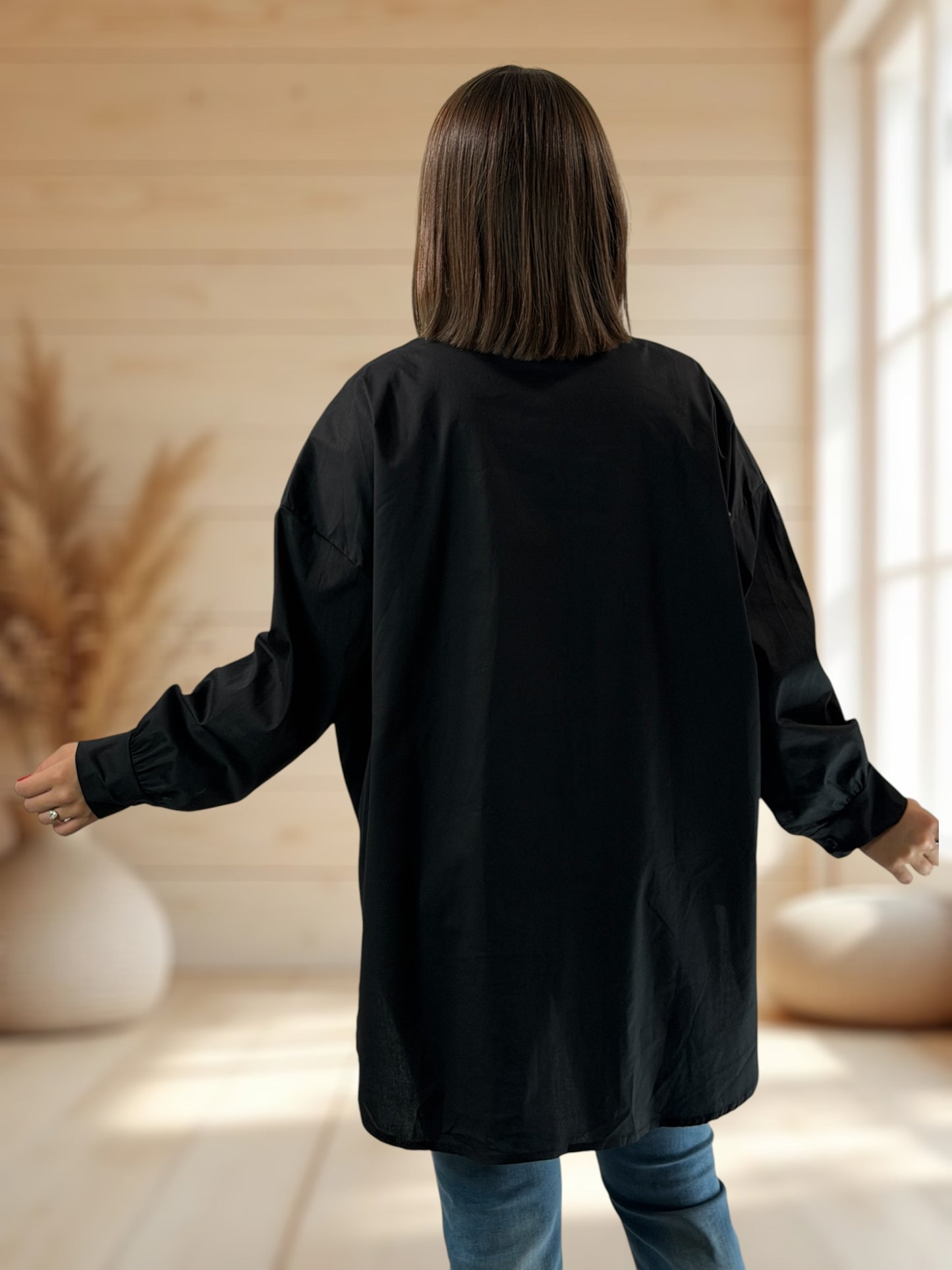 SUNDAY - CHEMISE OVERSIZE NOIRE AVEC STRASS JUSQU'A LA TAILLE 52/54