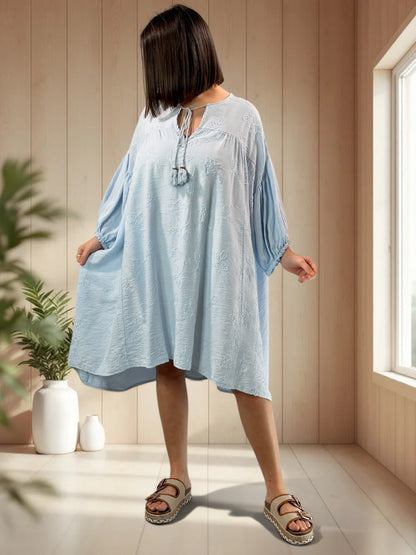 NATHY - ROBE BLEUE BRODEE JUSQU'A LA TAILLE 56