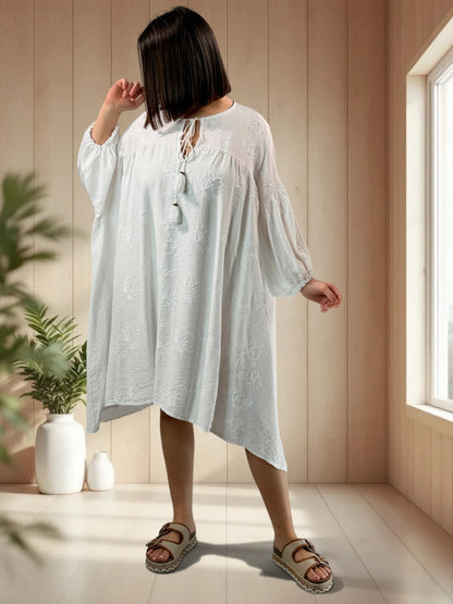 NATHY - ROBE BLANCHE BRODEE JUSQU'A LA TAILLE 56