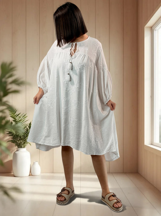 NATHY - ROBE BLANCHE BRODEE JUSQU'A LA TAILLE 56