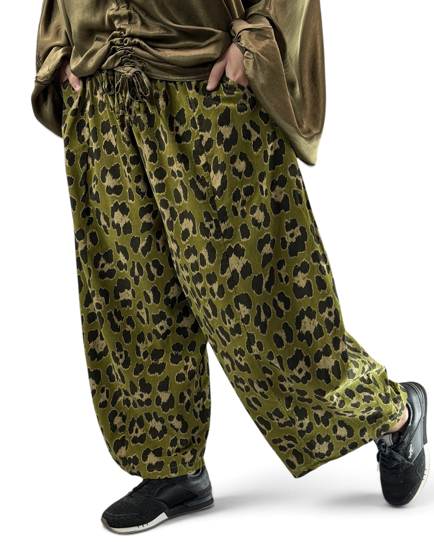 ZANZIBAR - PANTALON LEOPARD VERT EN VELOURS MILLERAIE TAILLE 48 A 54