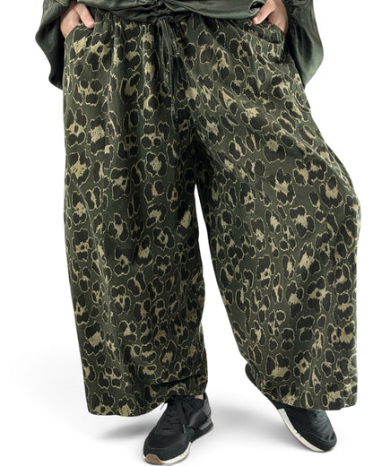 ZANZIBAR - PANTALON LEOPARD KAKI EN VELOURS MILLERAIE TAILLE 48 A 54
