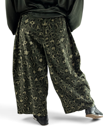ZANZIBAR - PANTALON LEOPARD KAKI EN VELOURS MILLERAIE TAILLE 48 A 54