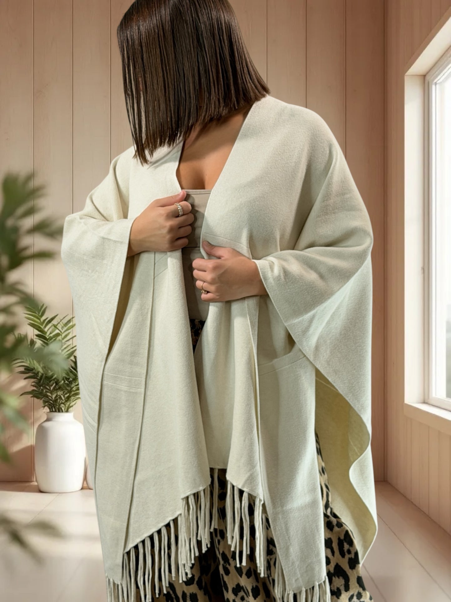 DONNA - CAPE PONCHO BLANC CASSE