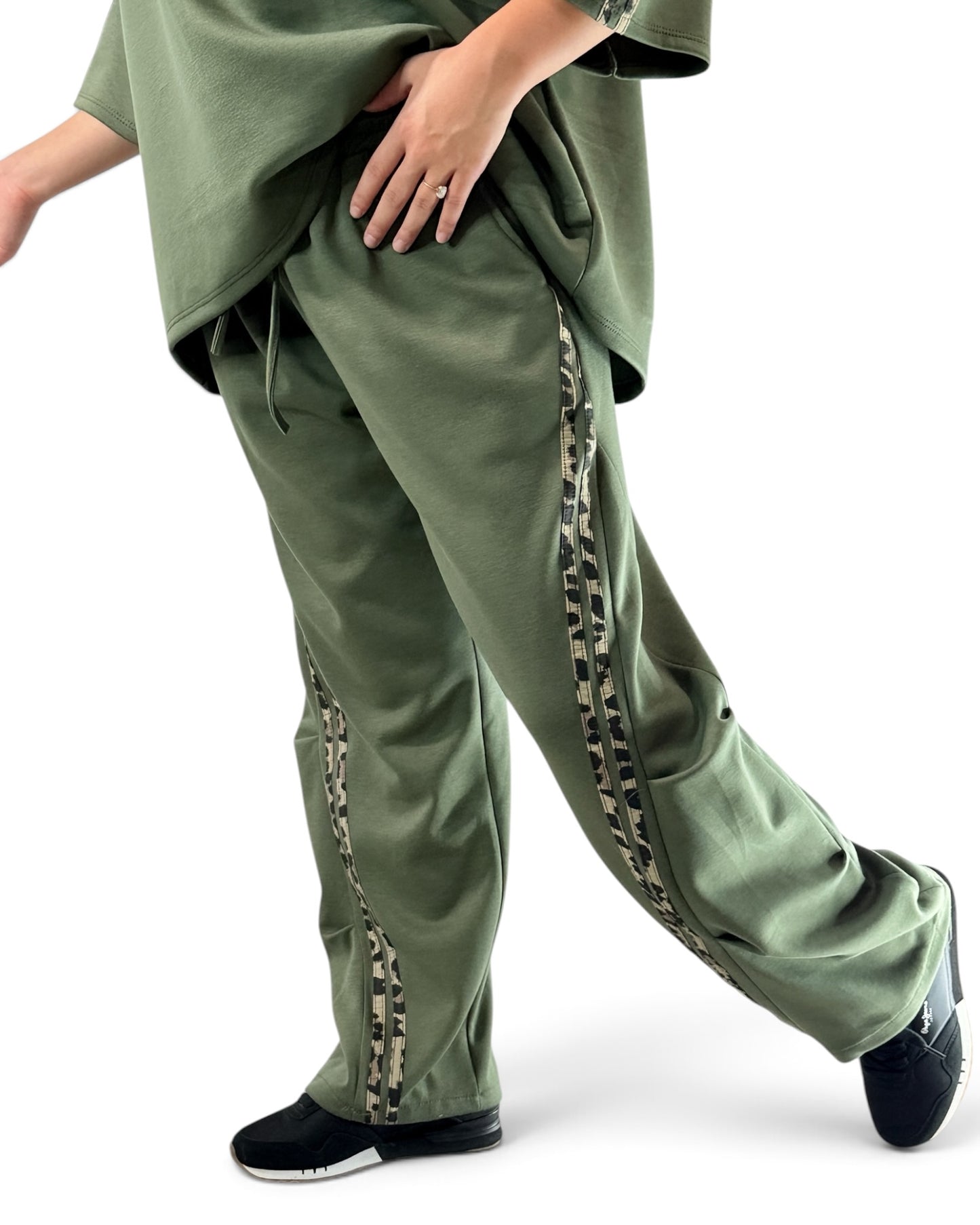 HELLO - PANTALON SPORTSWEAR KAKI JUSQU'A LA TAILLE 50/52