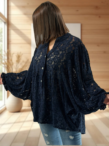 MIRELLA - BLOUSE MARINE EN DENTELLE JUSQU'A LA TAILLE 52/54