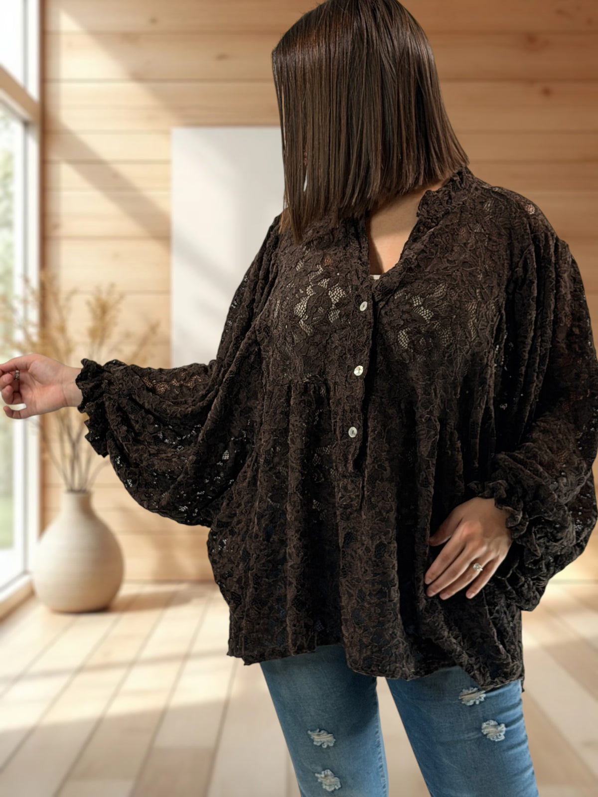 MIRELLA - BLOUSE MARRON EN DENTELLE JUSQU'A LA TAILLE 52/54