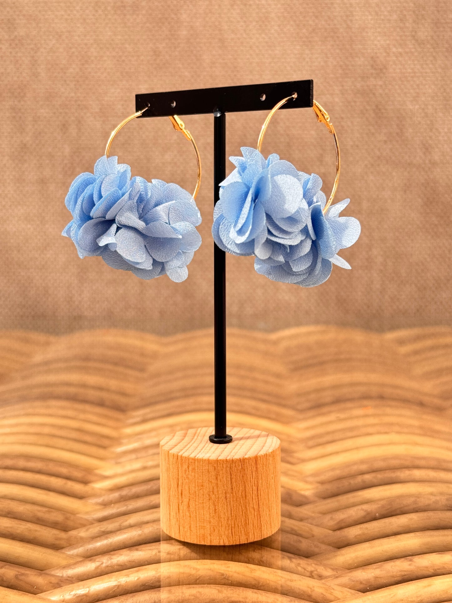 LOLITA - BOUCLES D'OREILLES CREOLE FLEUR BLEUE