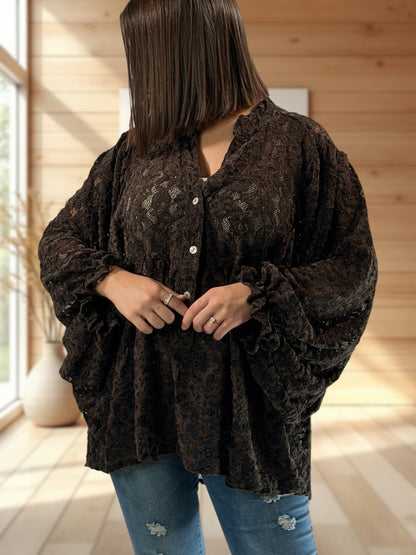 MIRELLA - BLOUSE MARRON EN DENTELLE JUSQU'A LA TAILLE 52/54
