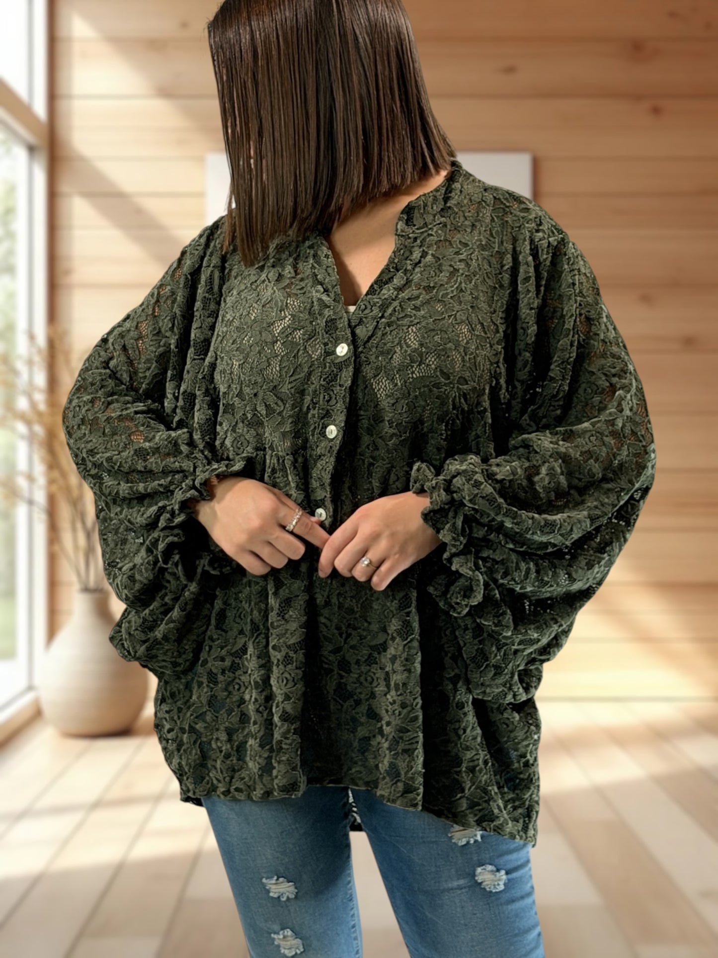 MIRELLA - BLOUSE KAKI EN DENTELLE JUSQU'A LA TAILLE 52/54