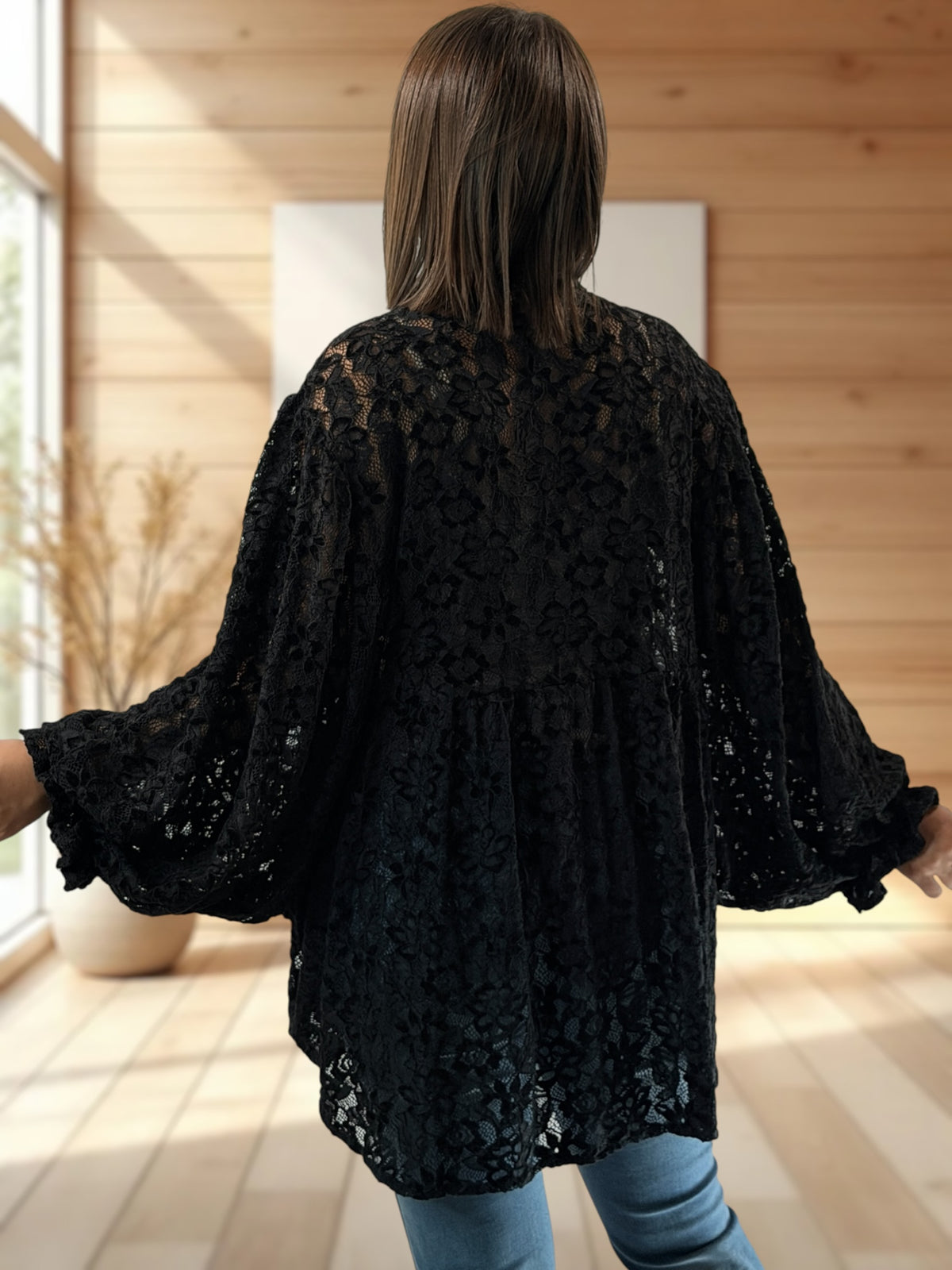 MIRELLA - BLOUSE NOIRE EN DENTELLE JUSQU'A LA TAILLE 52/54