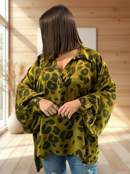 ANGELICA - BLOUSE LEOPARD VERT ANIS JUSQU'A LA TAILLE 52/54