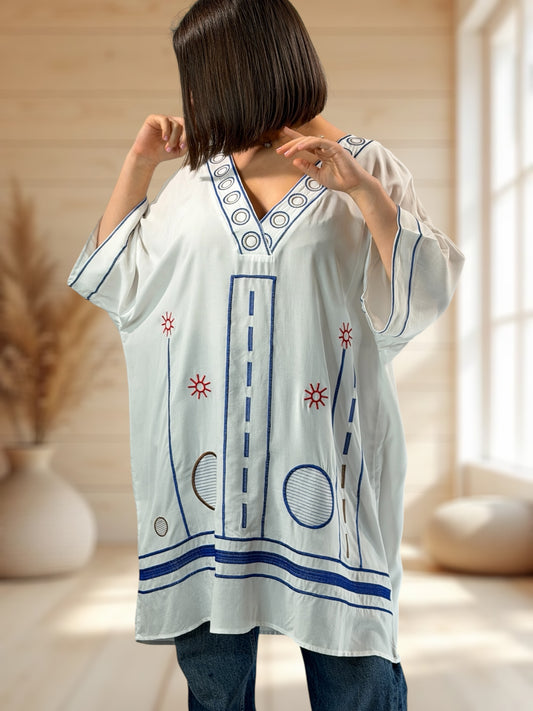 MARIETTA  - TUNIQUE OVERSIZE BRODEE JUSQU'A LA TAILLE 52/54