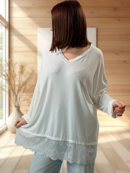 ELISA - PULL BLANC EN MAILLE FLUIDE BORDE DE DENTELLE JUSQU'A LA TAILLE 54