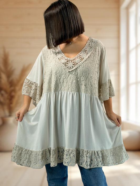 MARTINA  - TUNIQUE EN DENTELLE BEIGE JUSQU'A LA TAILLE 54