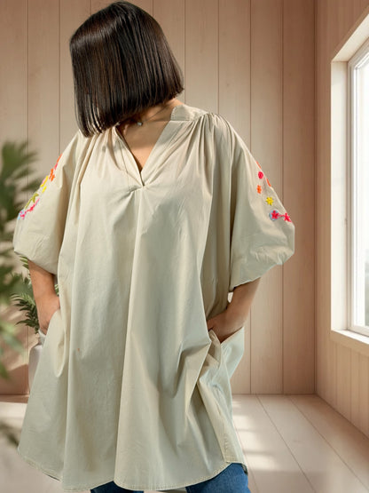 MADO - TUNIQUE BEIGE OVERSIZE MANCHES BRODEES JUSQU'A LA TAILLE 56