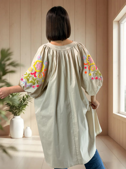 MADO - TUNIQUE BEIGE OVERSIZE MANCHES BRODEES JUSQU'A LA TAILLE 56
