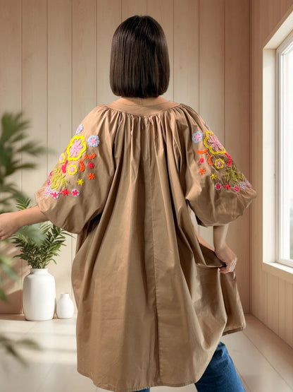 MADO - TUNIQUE CAMEL OVERSIZE MANCHES BRODEES JUSQU'A LA TAILLE 56