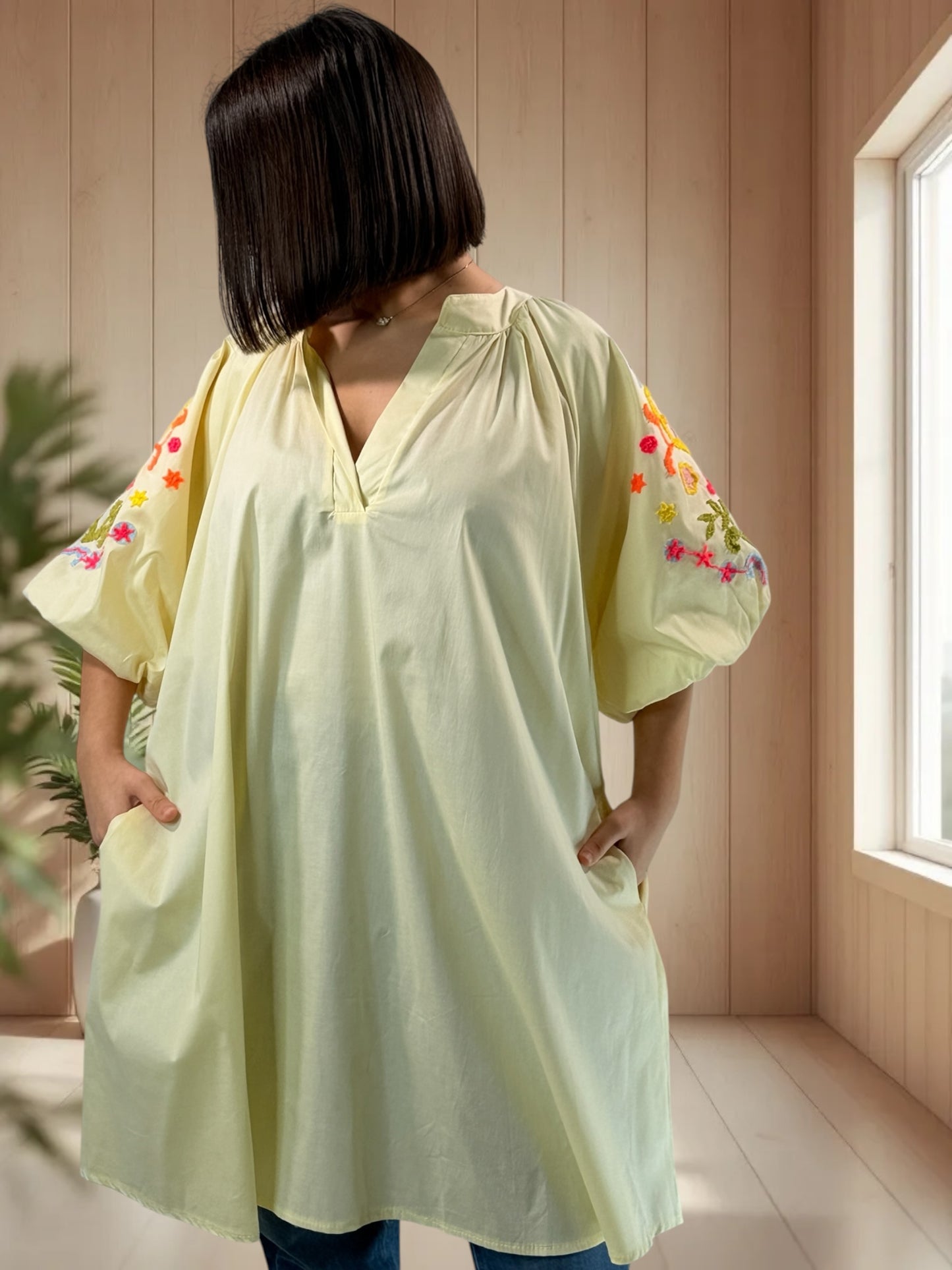 MADO - TUNIQUE JAUNE OVERSIZE MANCHES BRODEES JUSQU'A LA TAILLE 56