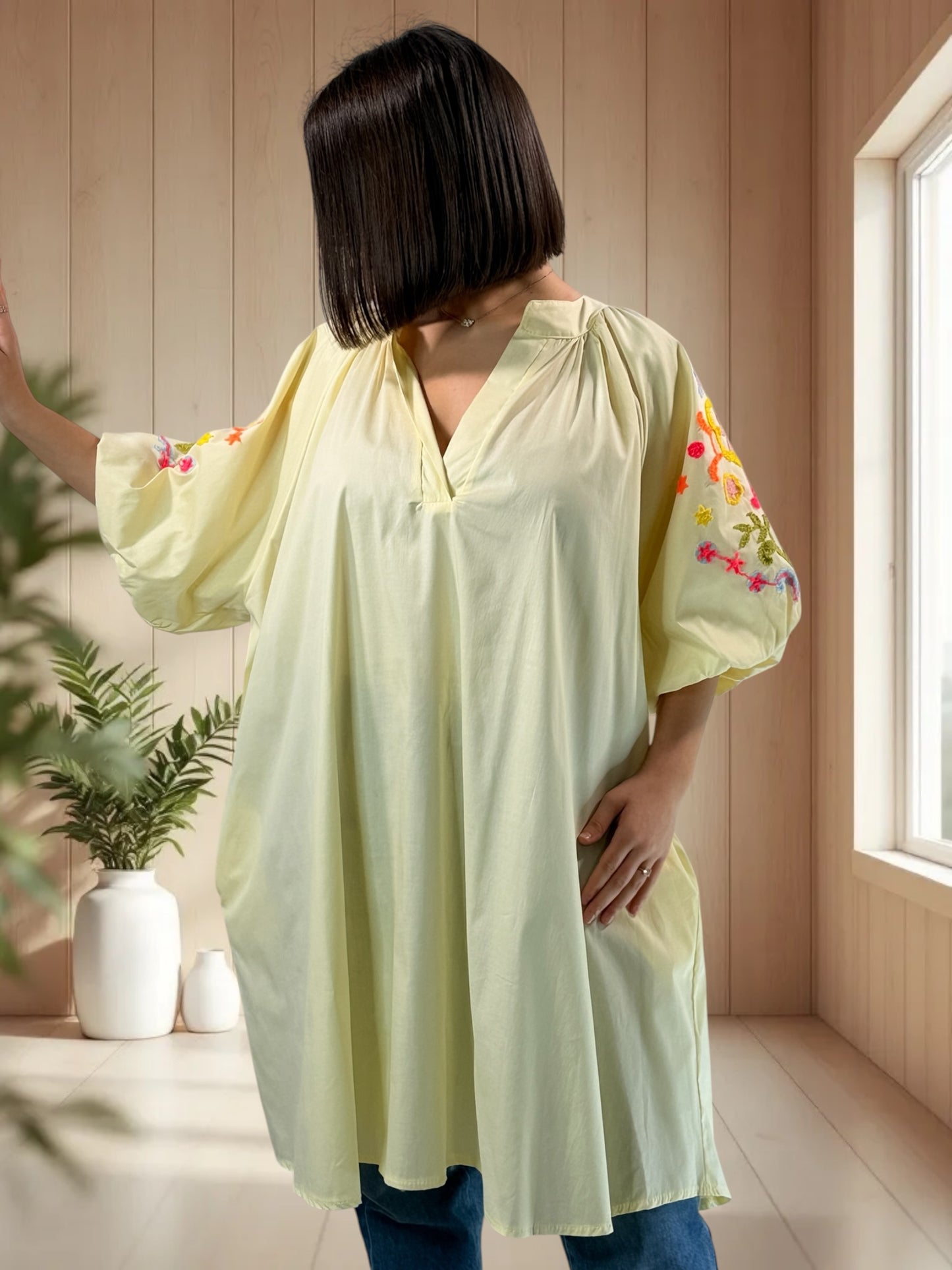 MADO - TUNIQUE JAUNE OVERSIZE MANCHES BRODEES JUSQU'A LA TAILLE 56