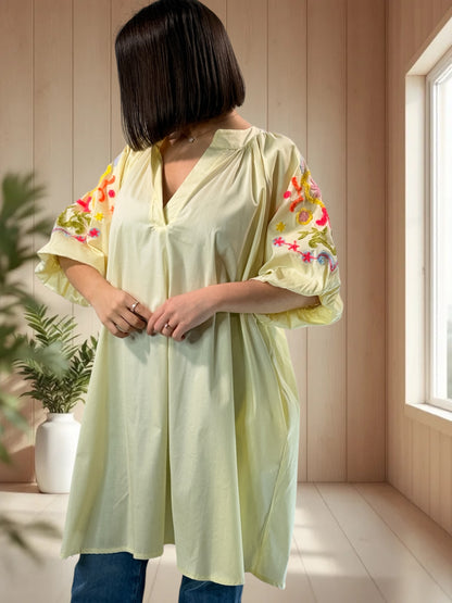 MADO - TUNIQUE JAUNE OVERSIZE MANCHES BRODEES JUSQU'A LA TAILLE 56