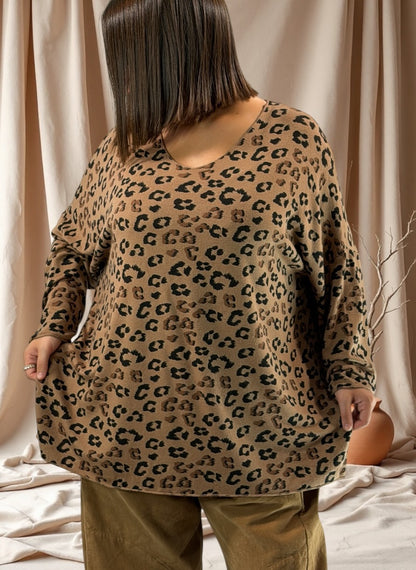 MADDY - PULL EN MAILLE LEOPARD CAMEL JUSQU'A LA TAILLE 56