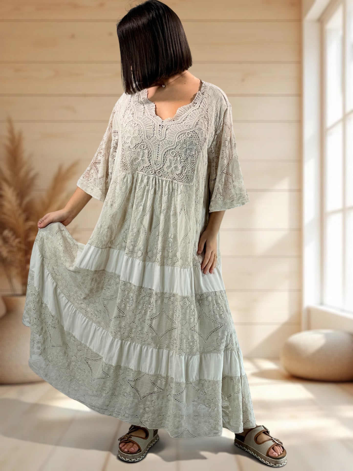 LINDA - ROBE LONGUE BEIGE EN DENTELLE JUSQU'A LA TAILLE 56