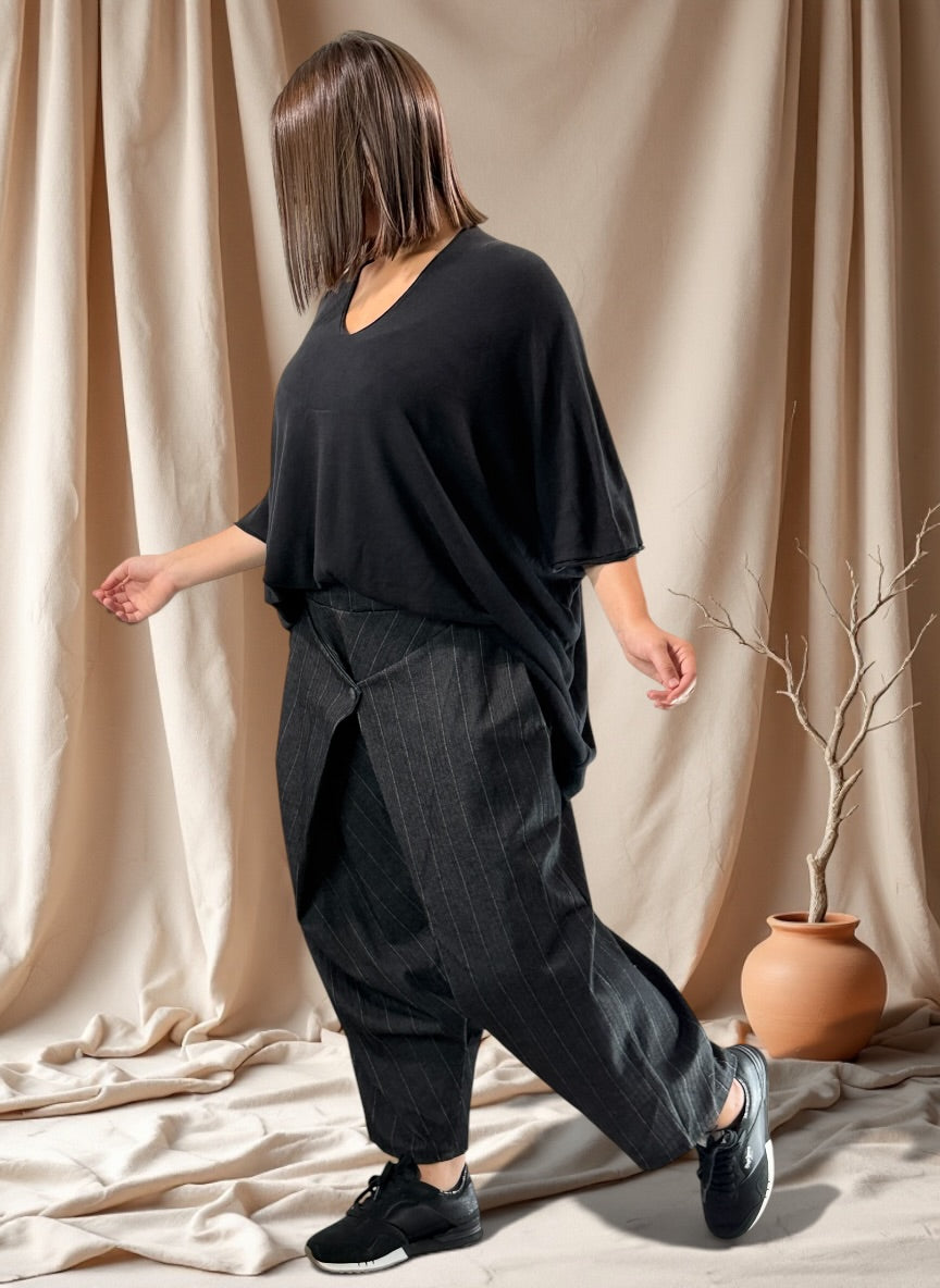 MATTEO - PANTALON NOIR A RAYURE JUSQU'A LA TAILLE 50