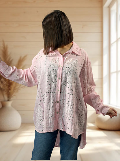 MARBELLA - CHEMISE OVERSIZE EN BRODERIE ANGLAISE ROSE JUSQU'A LA TAILLE 52