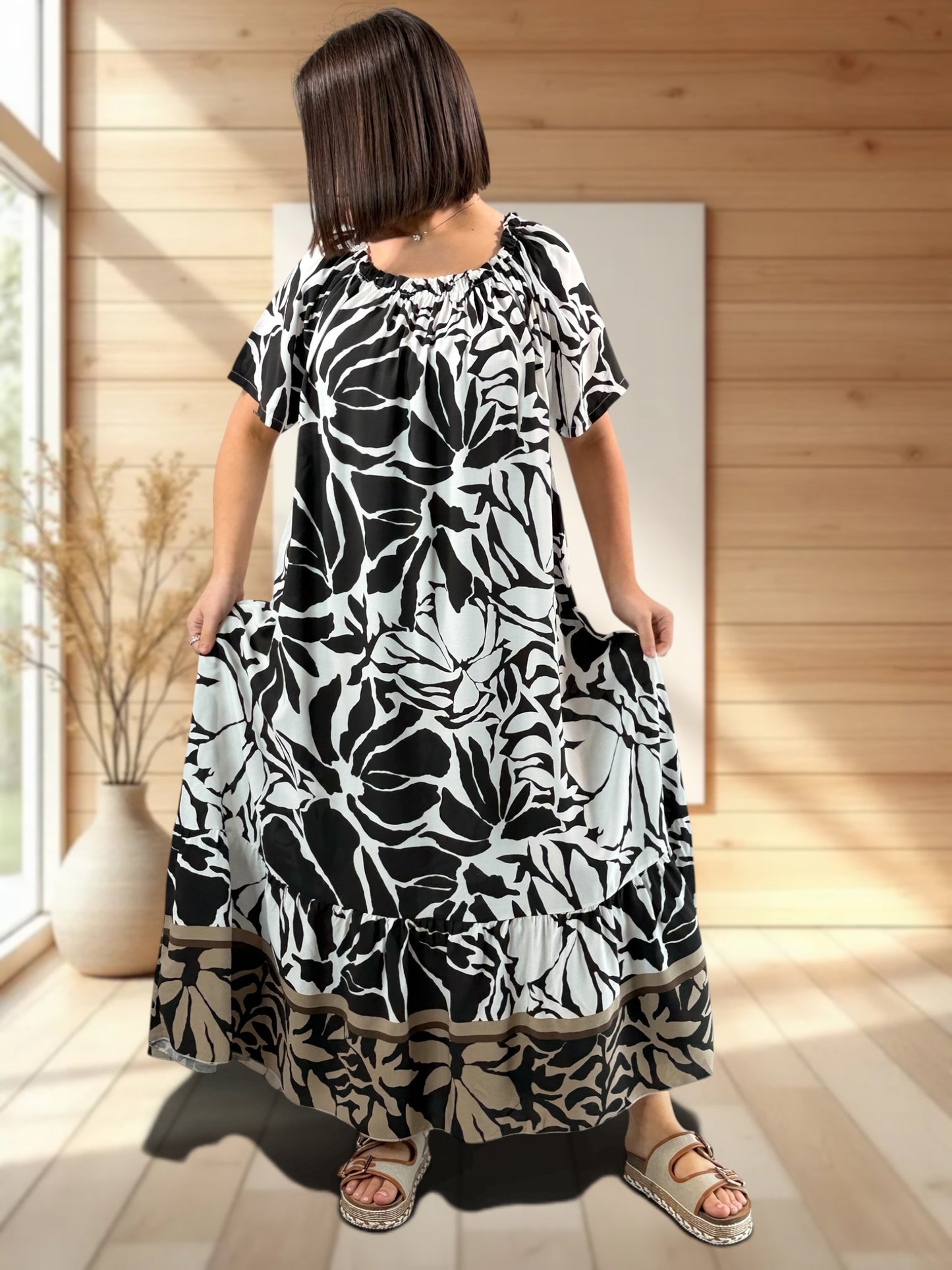 FANNY - ROBE LONGUE FLUIDE A MOTIF NOIR JUSQU'A LA TAILLE 52