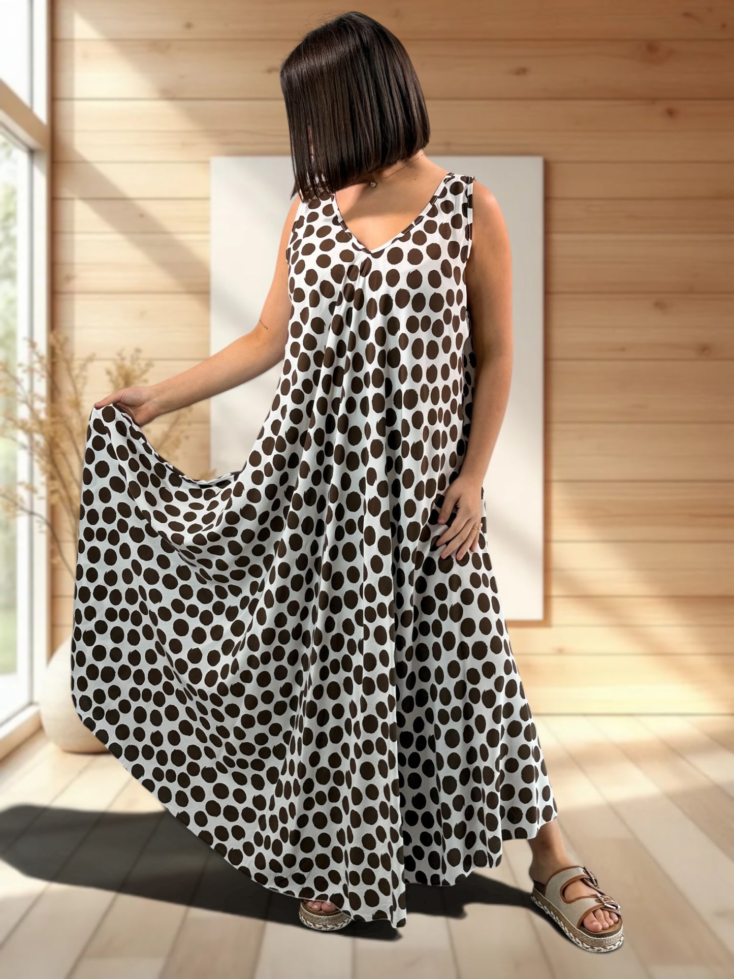 ANGELIQUE - ROBE LONGUE FLUIDE A POIS MARRON JUSQU'A LA TAILLE 52/54