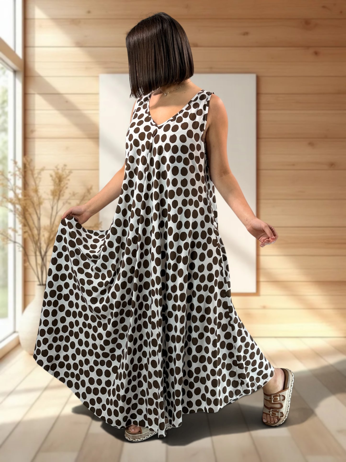 ANGELIQUE - ROBE LONGUE FLUIDE A POIS MARRON JUSQU'A LA TAILLE 52/54