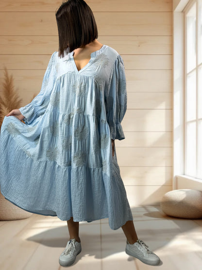 ROSALINA - ROBE ROSE BRODEE BLEU CIEL JUSQU'A LA TAILLE 50/52
