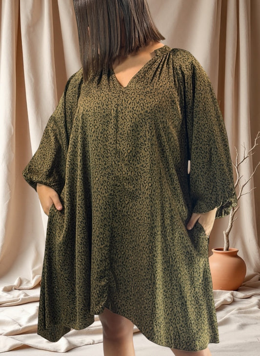 VICTOIRE - TUNIQUE OVERSIZE LEOPARD KAKI JUSQU'A LA TAILLE 54